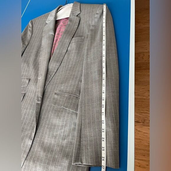 Men’s Sam’s Tailor’s Custom Suit. Excellent Condition. Size 44L - Picture 7 of 16